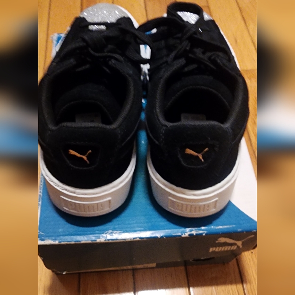 Puma Suede Platform Glam Sneakers NWOT.